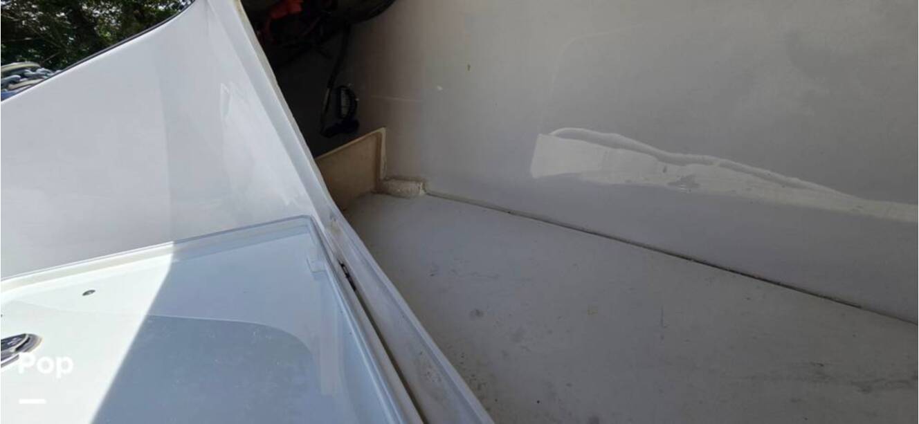 A photo of this 2016 Everglades 275 CC