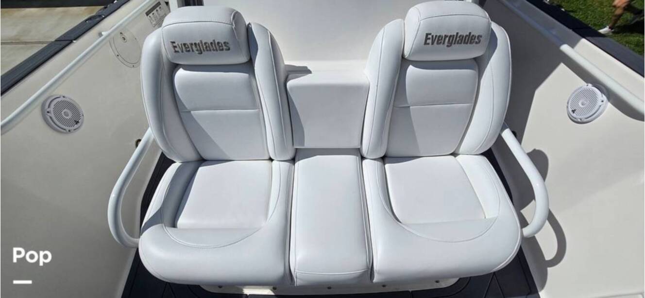 A photo of this 2016 Everglades 275 CC