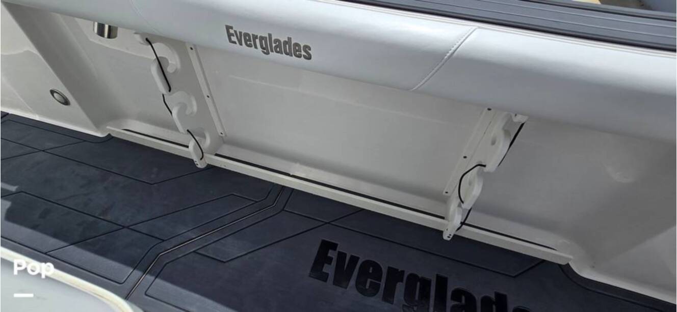 A photo of this 2016 Everglades 275 CC