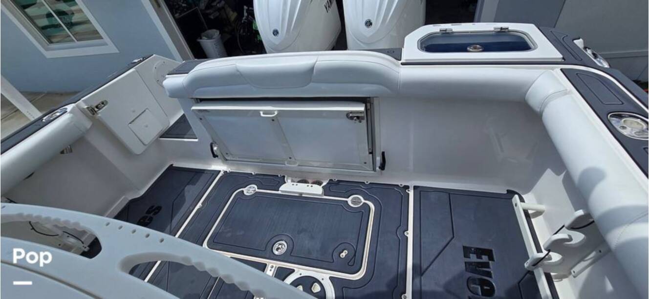 A photo of this 2016 Everglades 275 CC
