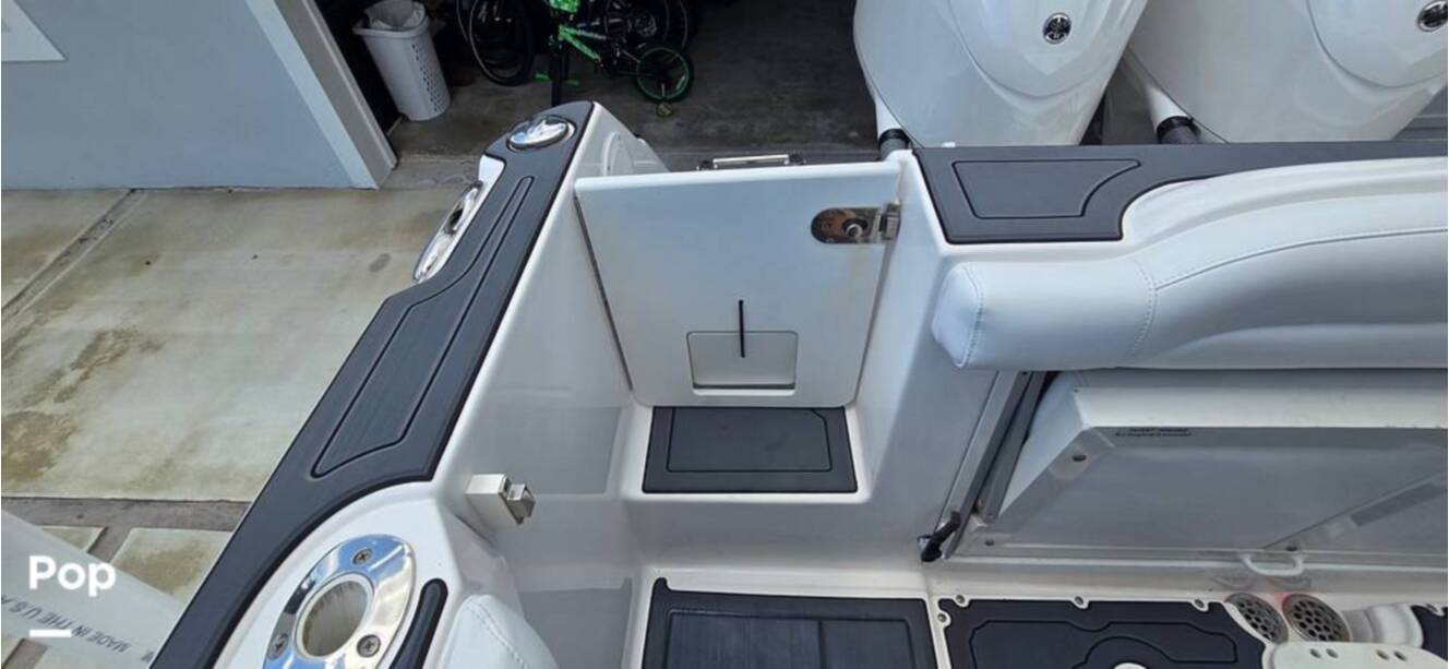 A photo of this 2016 Everglades 275 CC