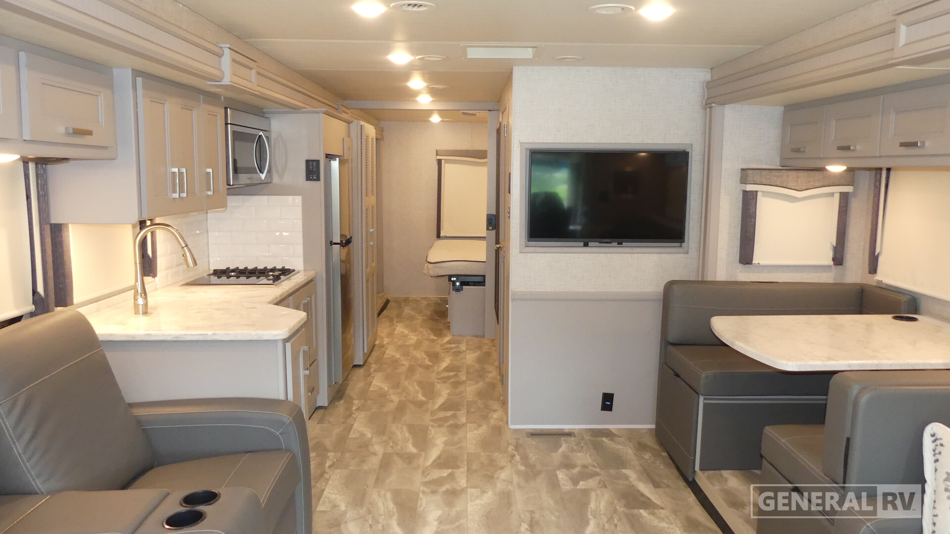 2023 Thor Motor Coach CHALLENGER 35MQ in ashland VA