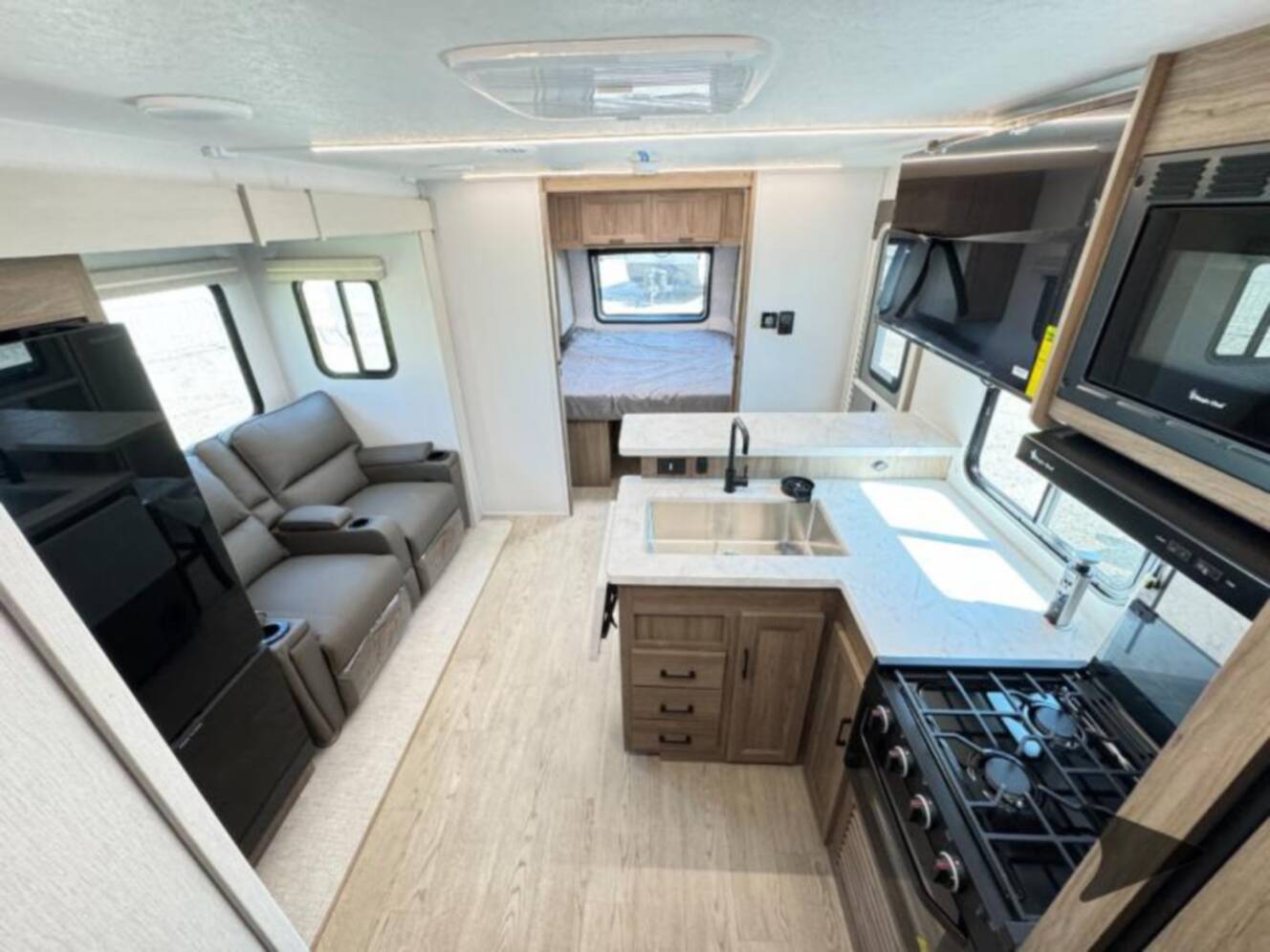 A photo of this 2026 Coachmen Rv Freedom Express Ultra Lite 271BHE