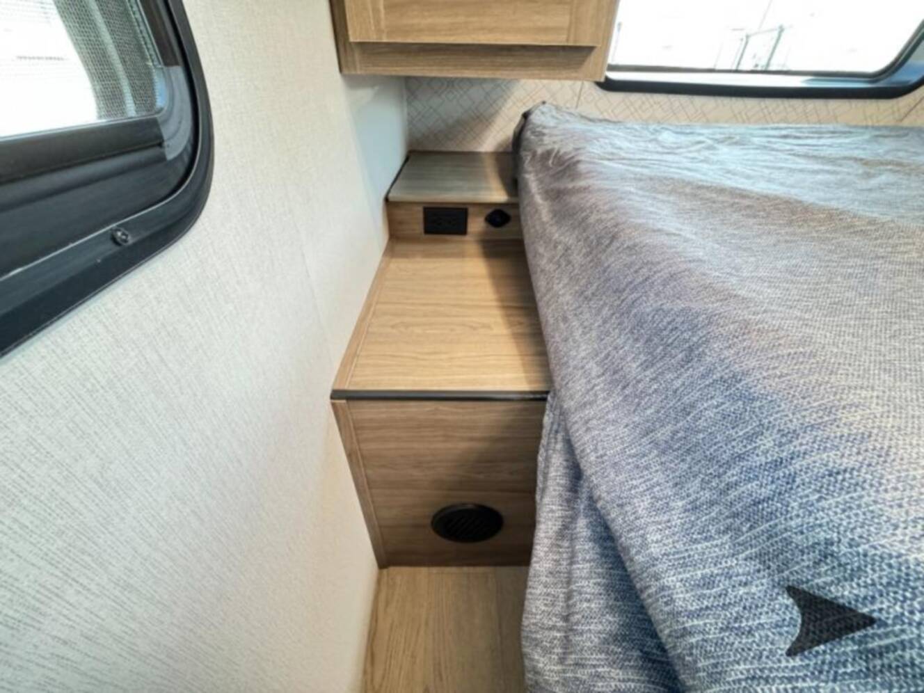 A photo of this 2026 Coachmen Rv Freedom Express Ultra Lite 271BHE