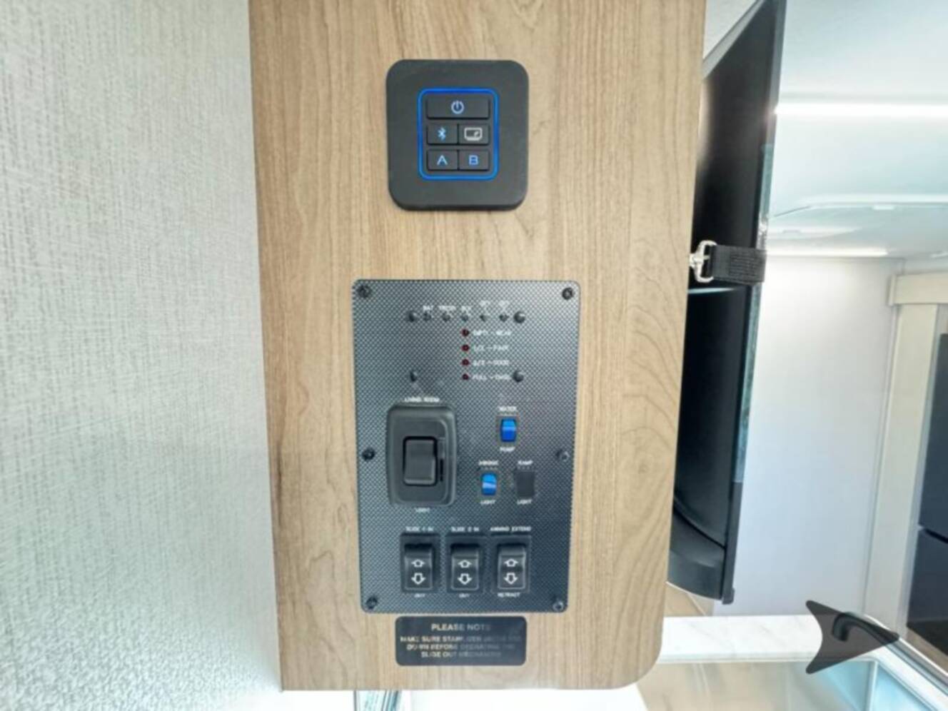 A photo of this 2026 Coachmen Rv Freedom Express Ultra Lite 271BHE