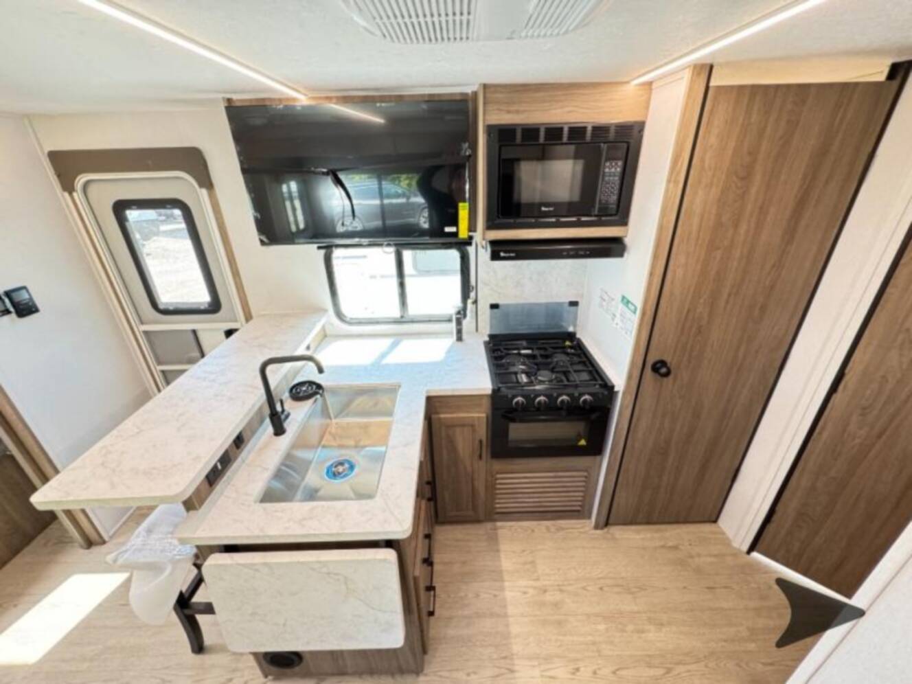 A photo of this 2026 Coachmen Rv Freedom Express Ultra Lite 271BHE