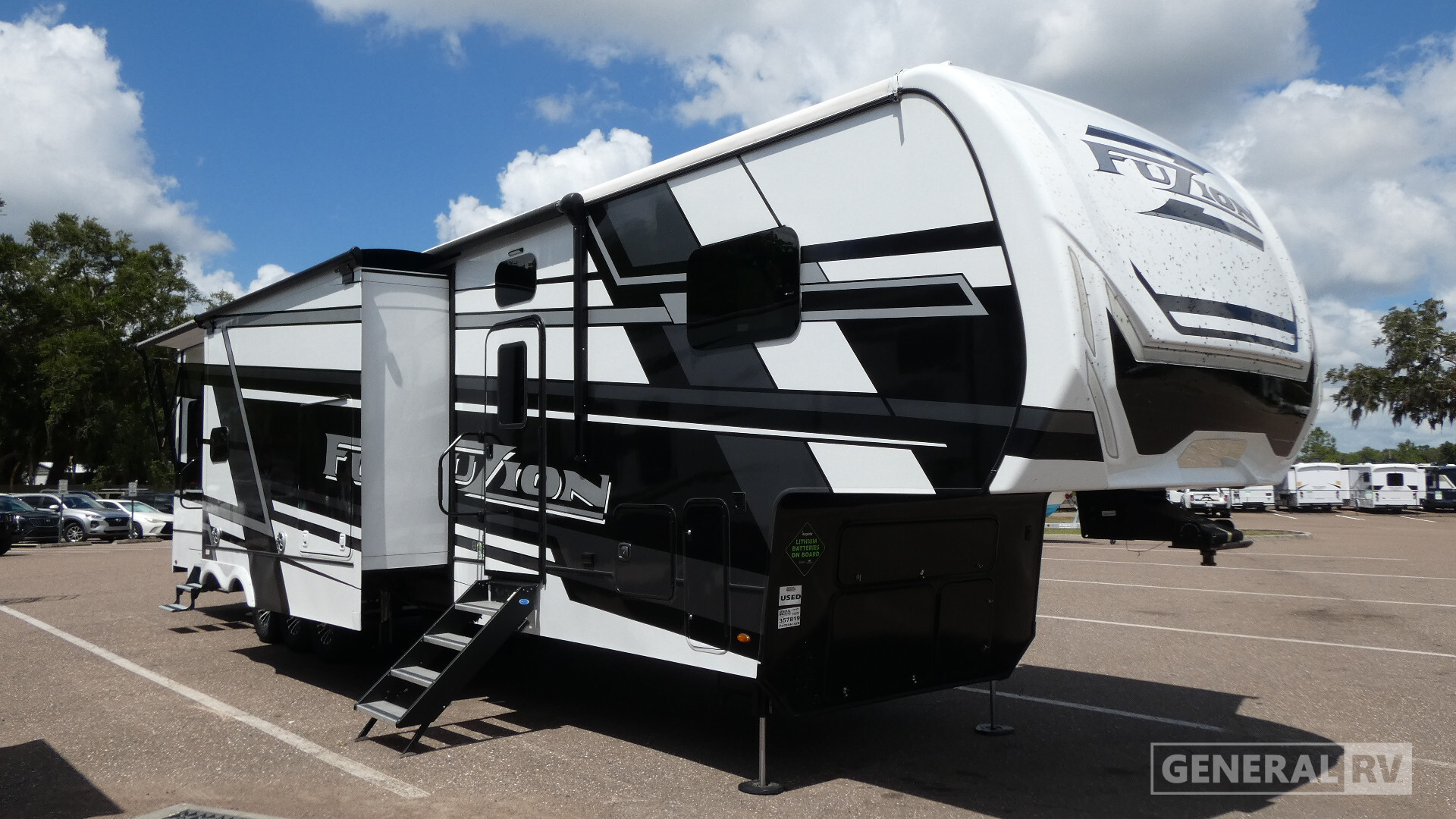 2024 Keystone FUZION 428 Fifth Wheel Toy Hauler RV