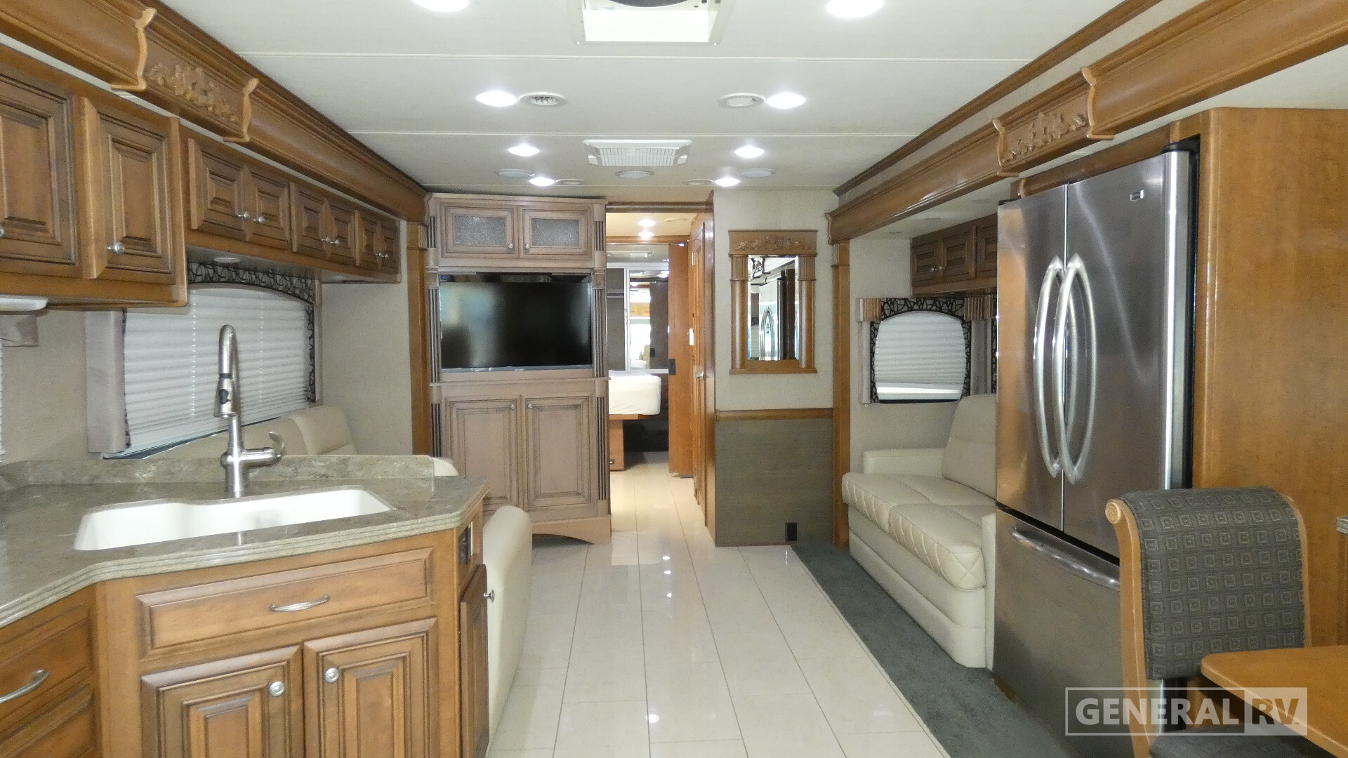 2011 Thor Motor Coach TUSCANY 42FK in dover FL