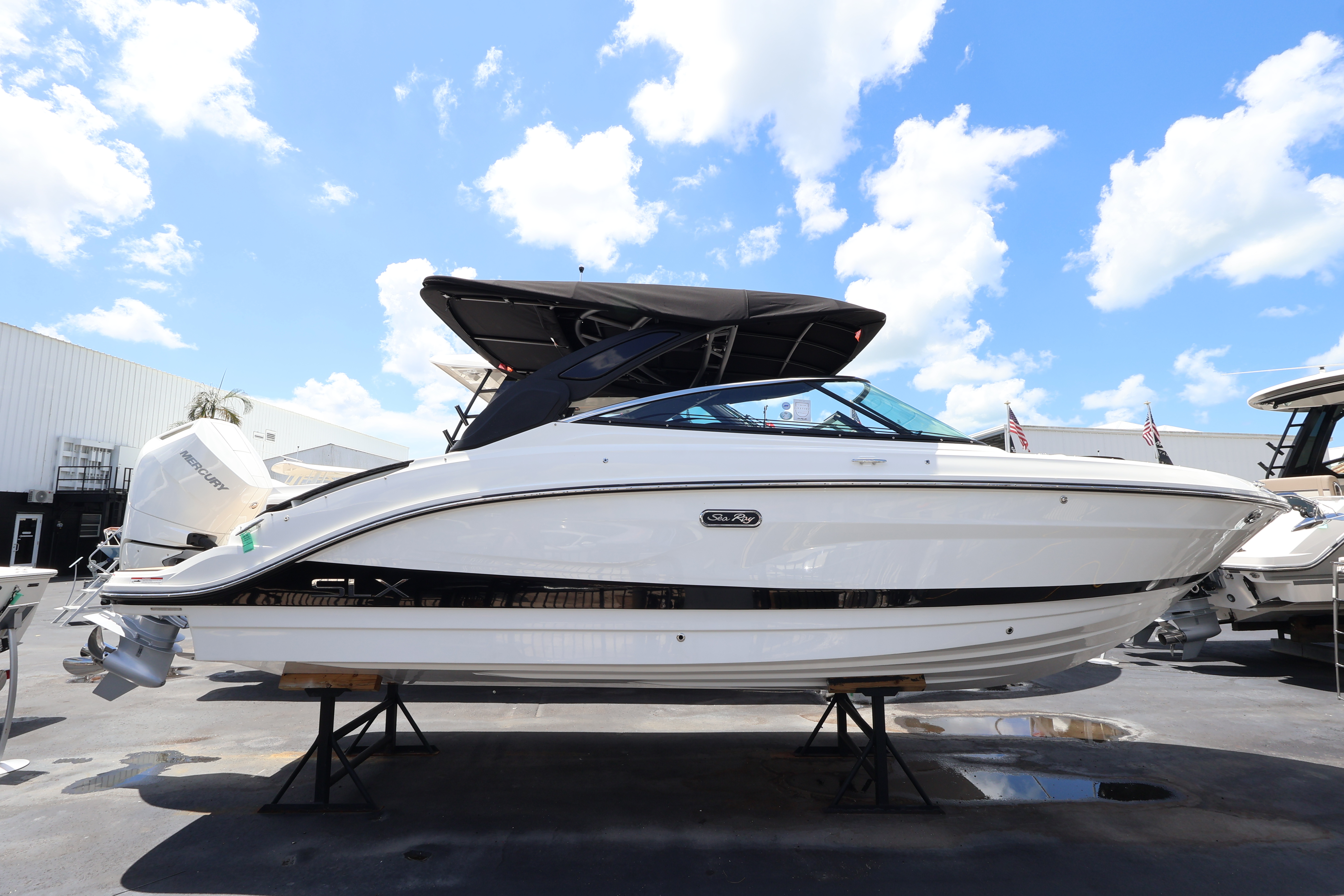 2027 Sea Ray SLX 260 Outboard W 230 in naples FL
