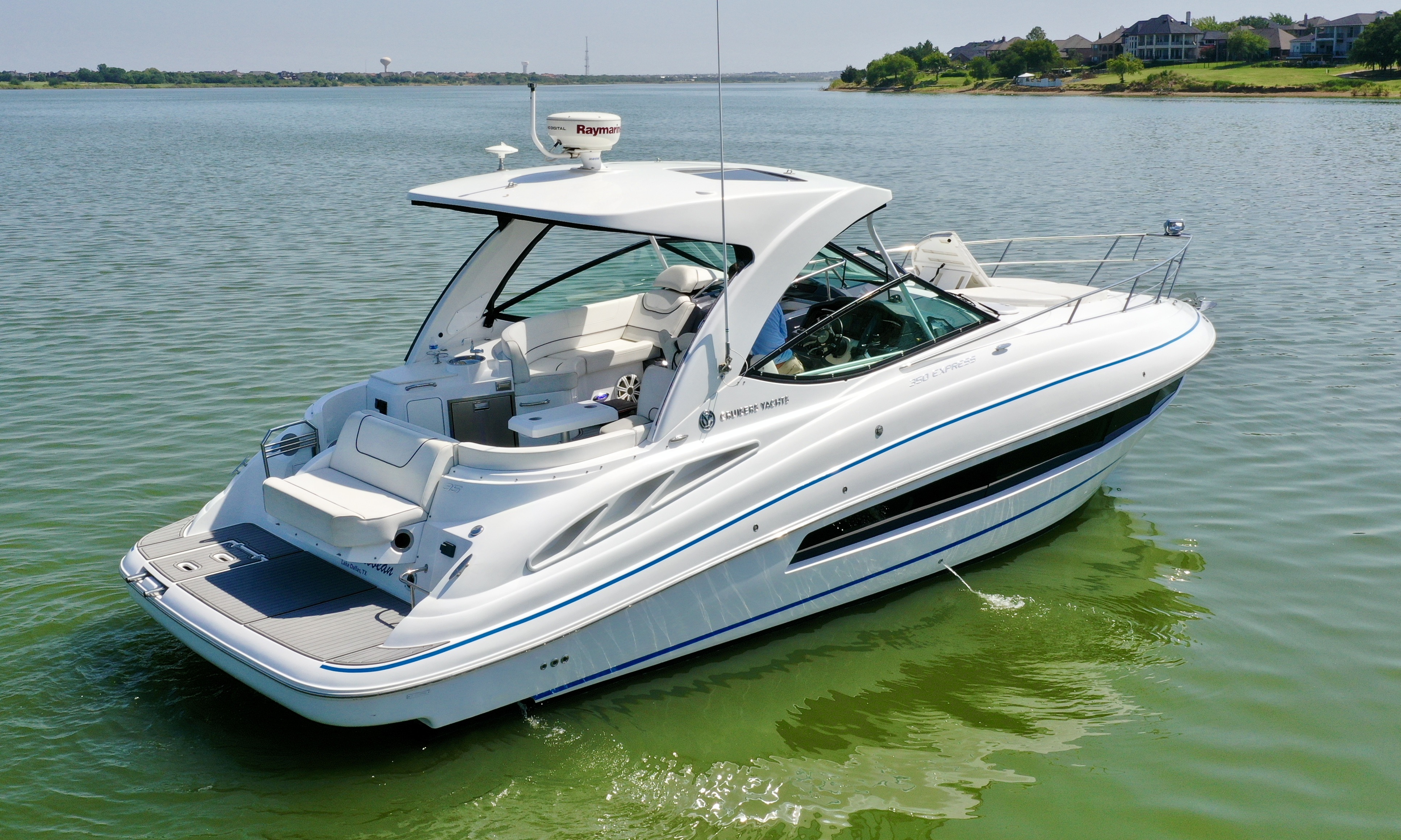 2018 Cruisers Yachts 35 EXPRESS in lewisville TX