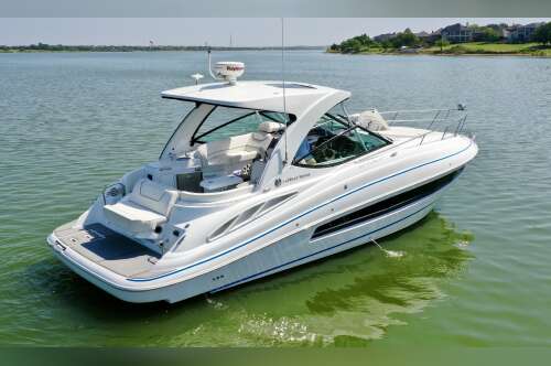 2018 Cruisers Yachts 35 EXPRESS in lewisville TX