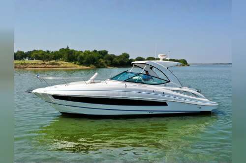 2018 Cruisers Yachts 35 EXPRESS in lewisville TX
