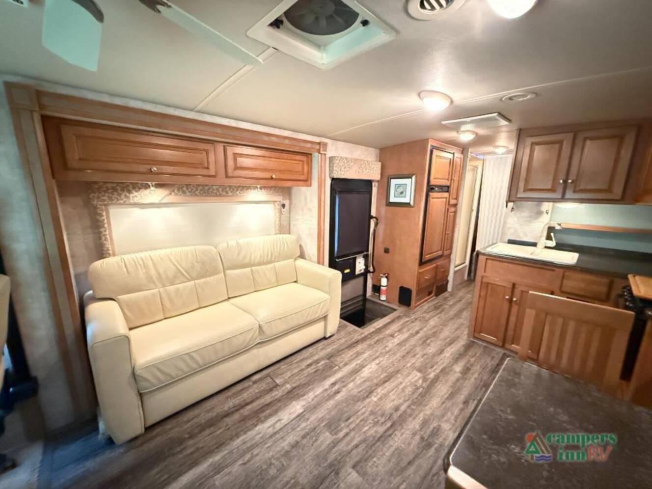 A photo of this 2012 Itasca Sunstar 30T