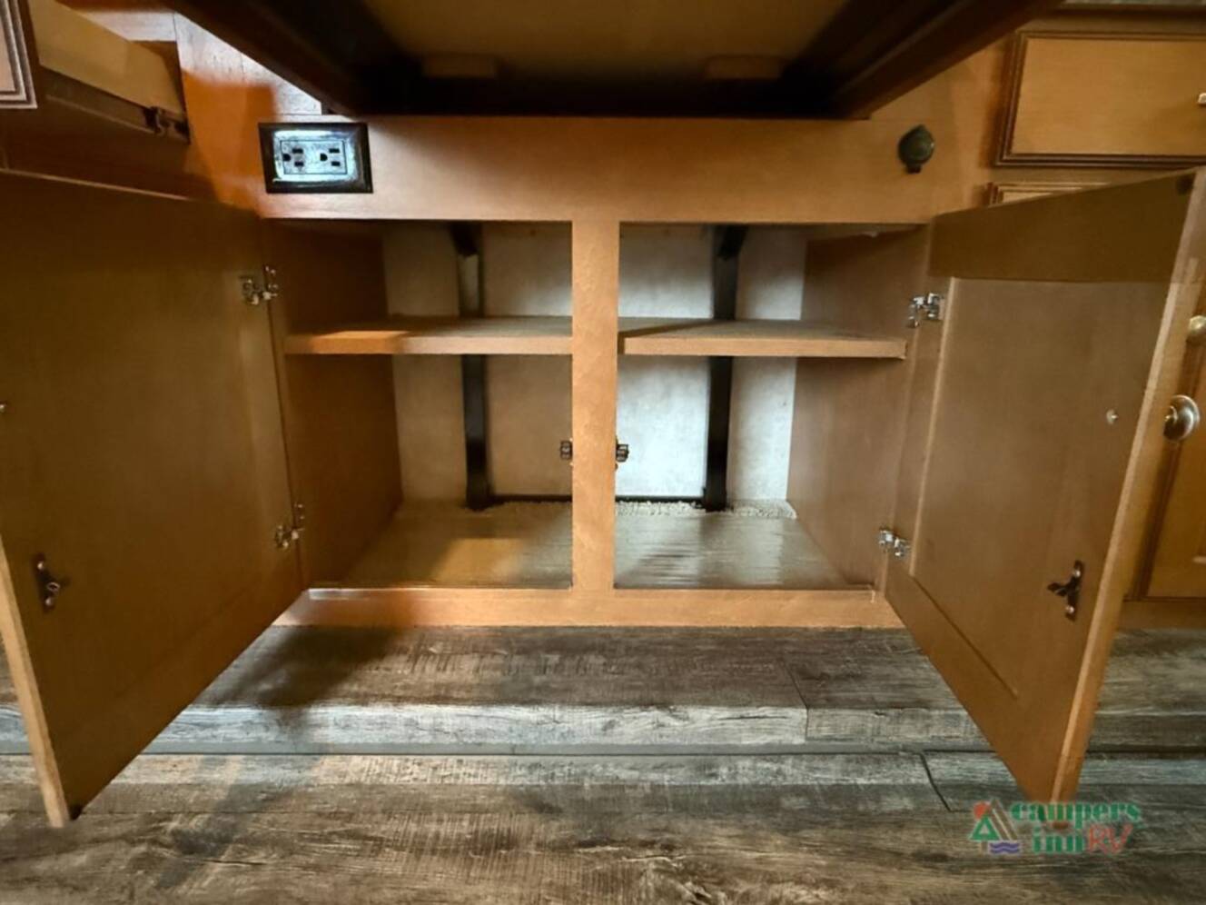 A photo of this 2012 Itasca Sunstar 30T