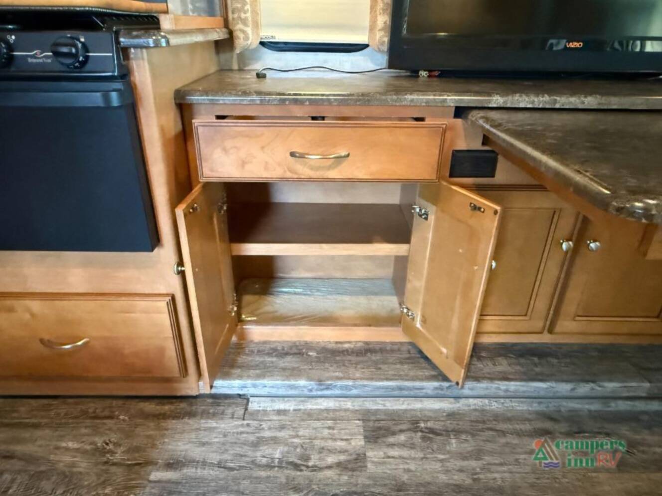 A photo of this 2012 Itasca Sunstar 30T