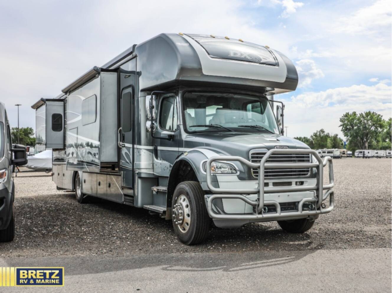A photo of this 2020 Dynamax DX3 37TS