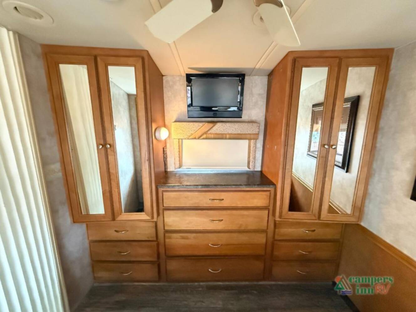 A photo of this 2012 Itasca Sunstar 30T