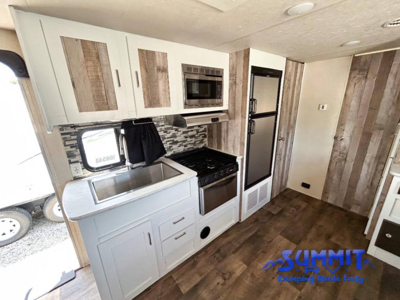 A photo of this 2018 Forest River Rv Wildwood X-Lite 233RBXL