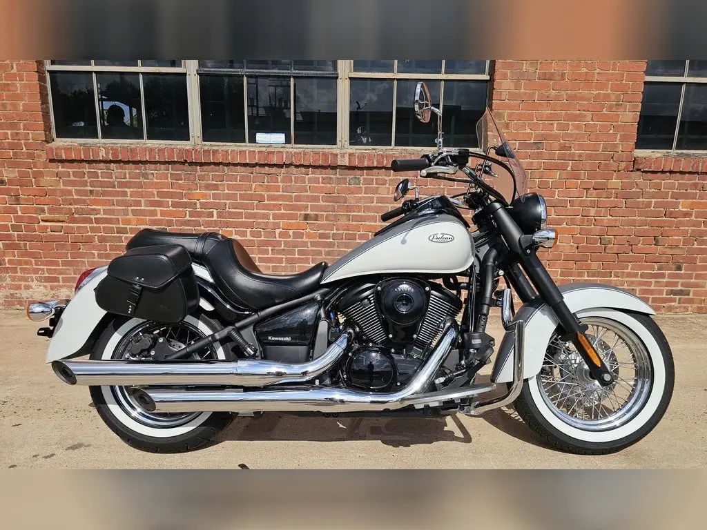 2024 Kawasaki Vulcan® 900 Classic