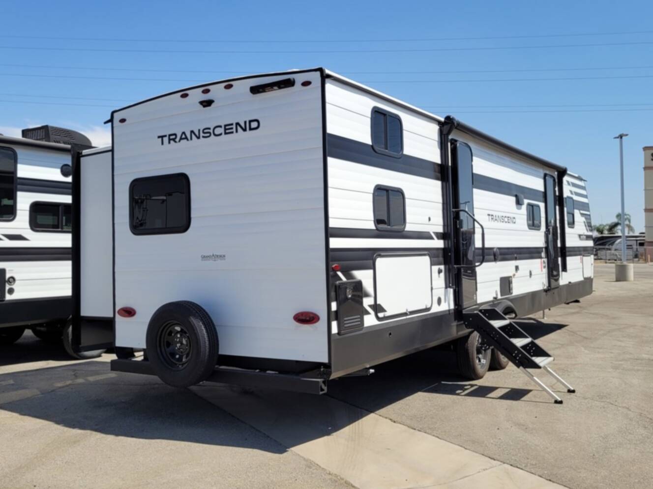 A photo of this 2026 Grand Design Transcend 325BHT