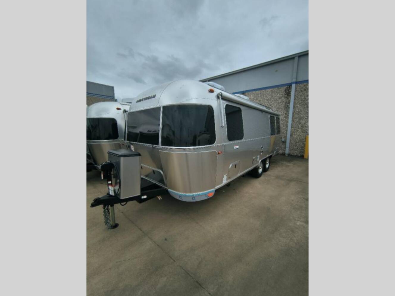A photo of this 2026 Airstream International 25FB Twin