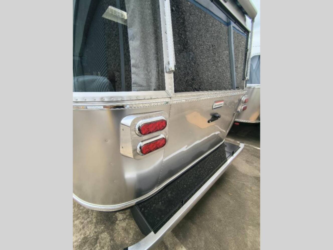 A photo of this 2026 Airstream International 25FB Twin