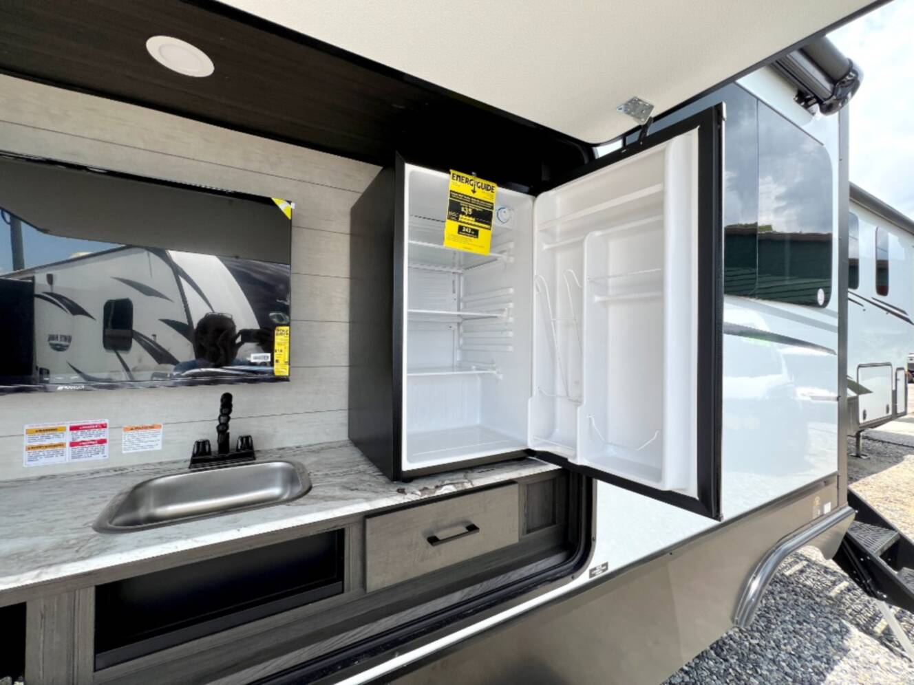 A photo of this 2026 Venture Rv SportTrek 363VFR