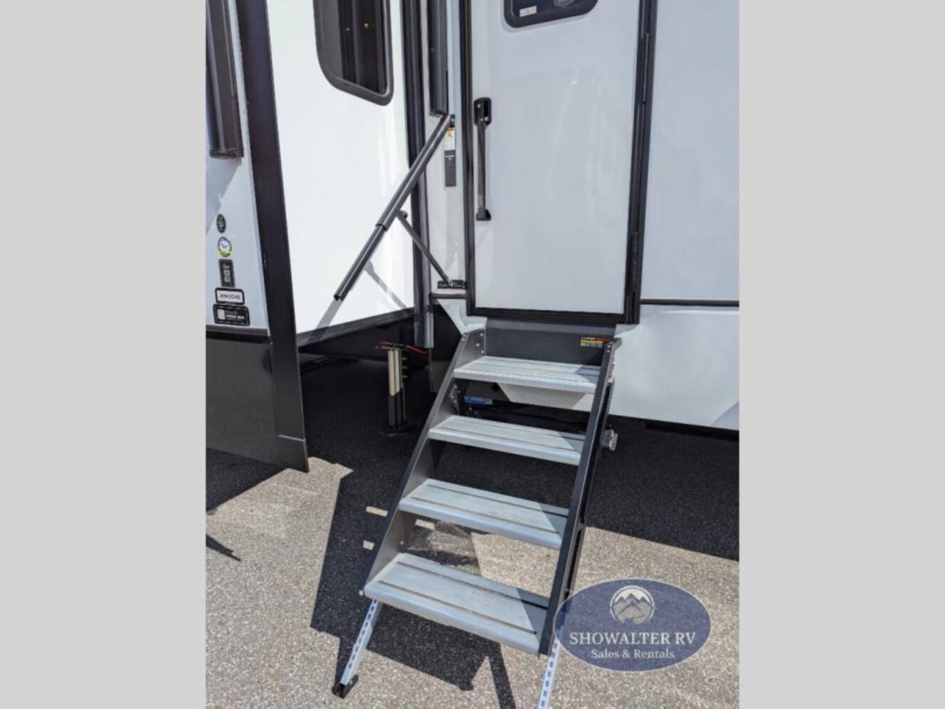 A photo of this 2026 Keystone Rv Alpine Avalanche Edition 390DS