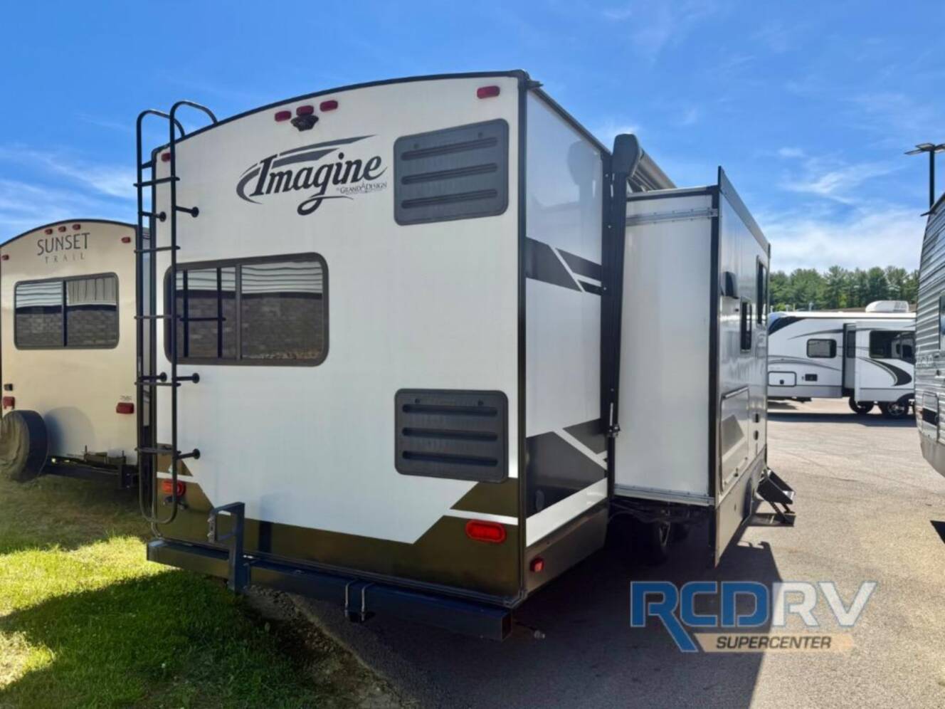 A photo of this 2021 Grand Design Imagine 2670MK