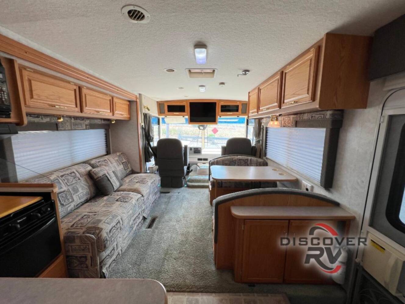 A photo of this 2005 Winnebago Sightseer 29R