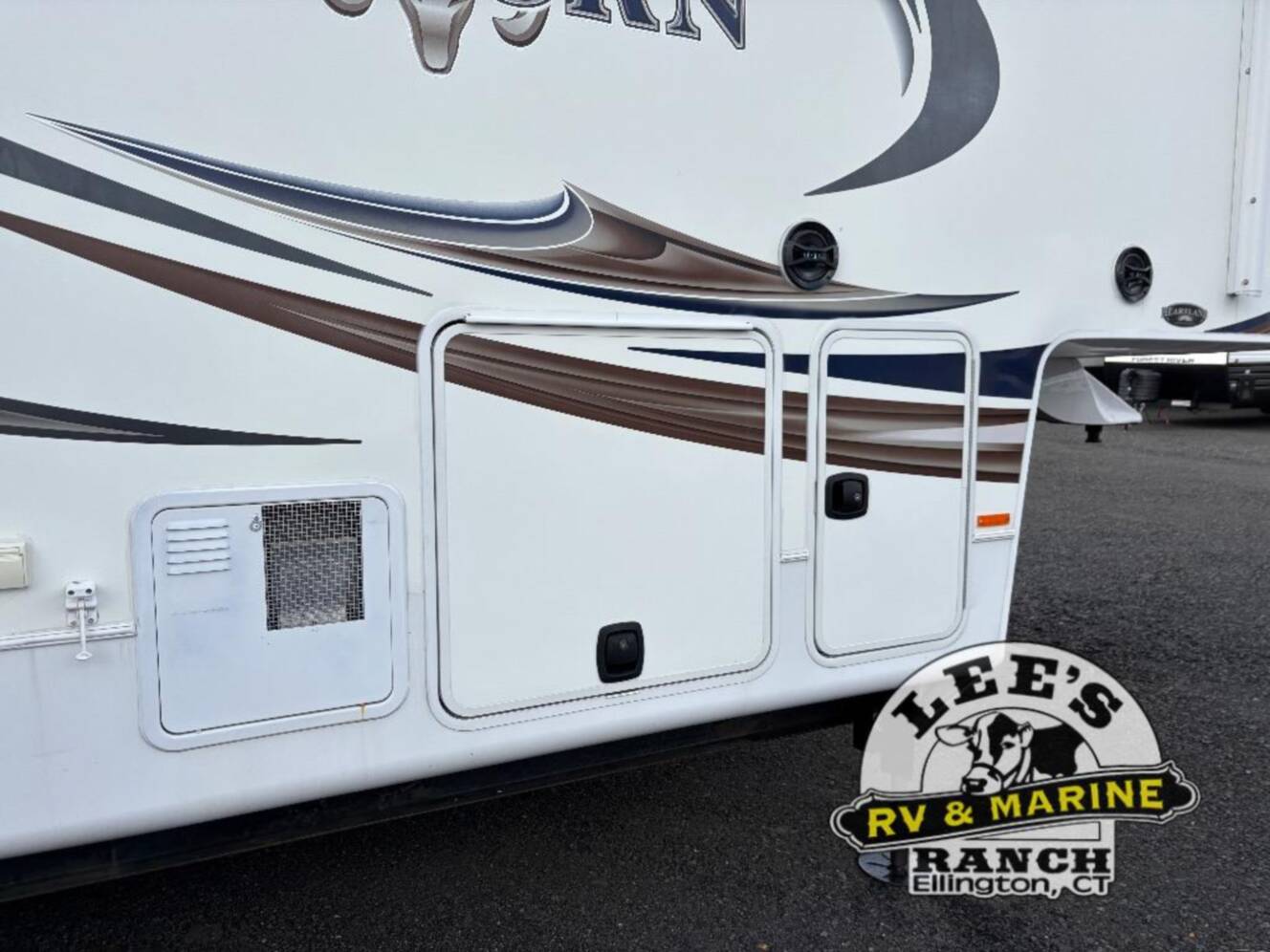 A photo of this 2012 Heartland Bighorn 3185RL
