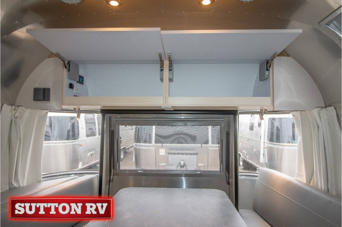 A photo of this 2026 Airstream Flying Cloud 25FB Twin