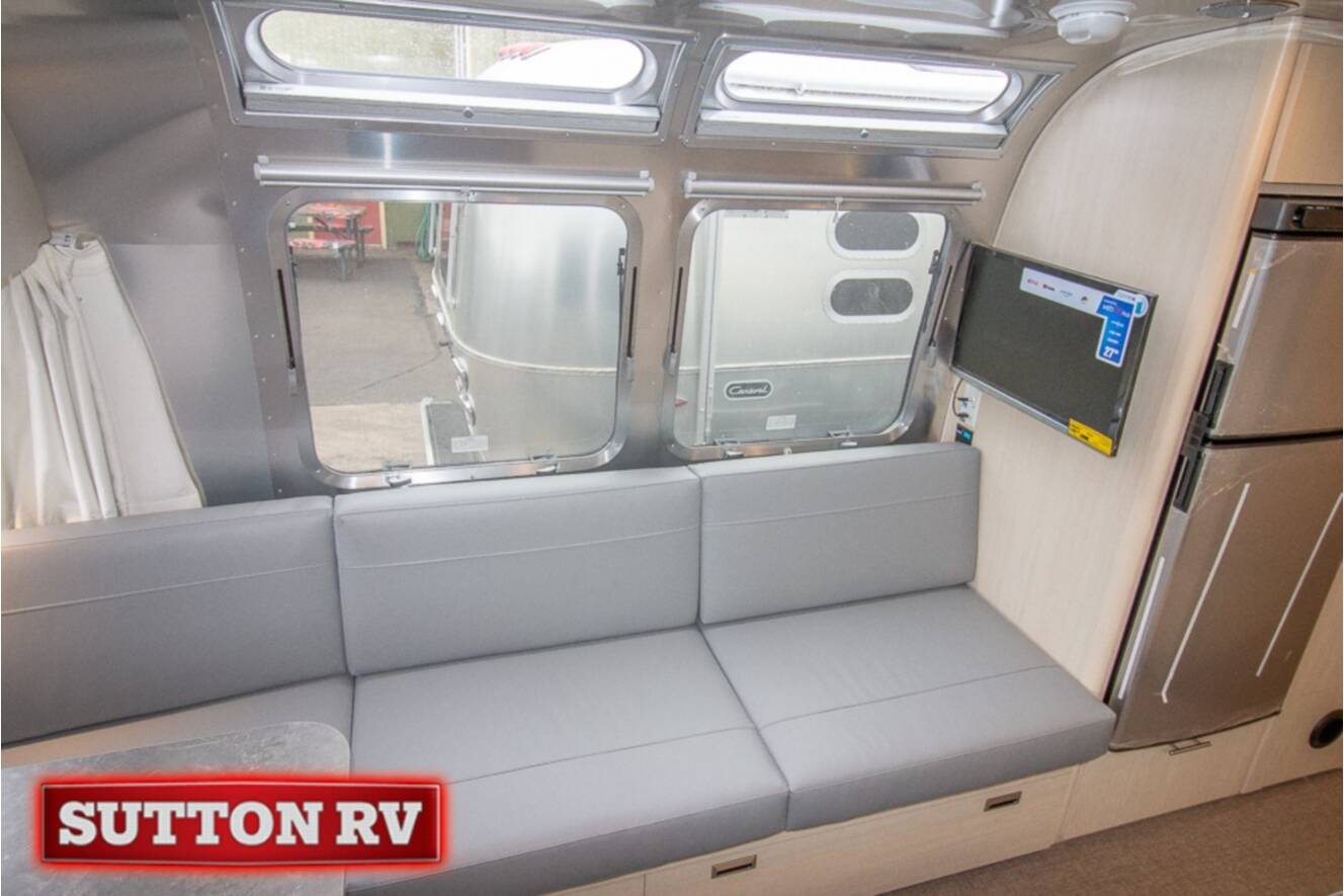 A photo of this 2026 Airstream Flying Cloud 25FB Twin