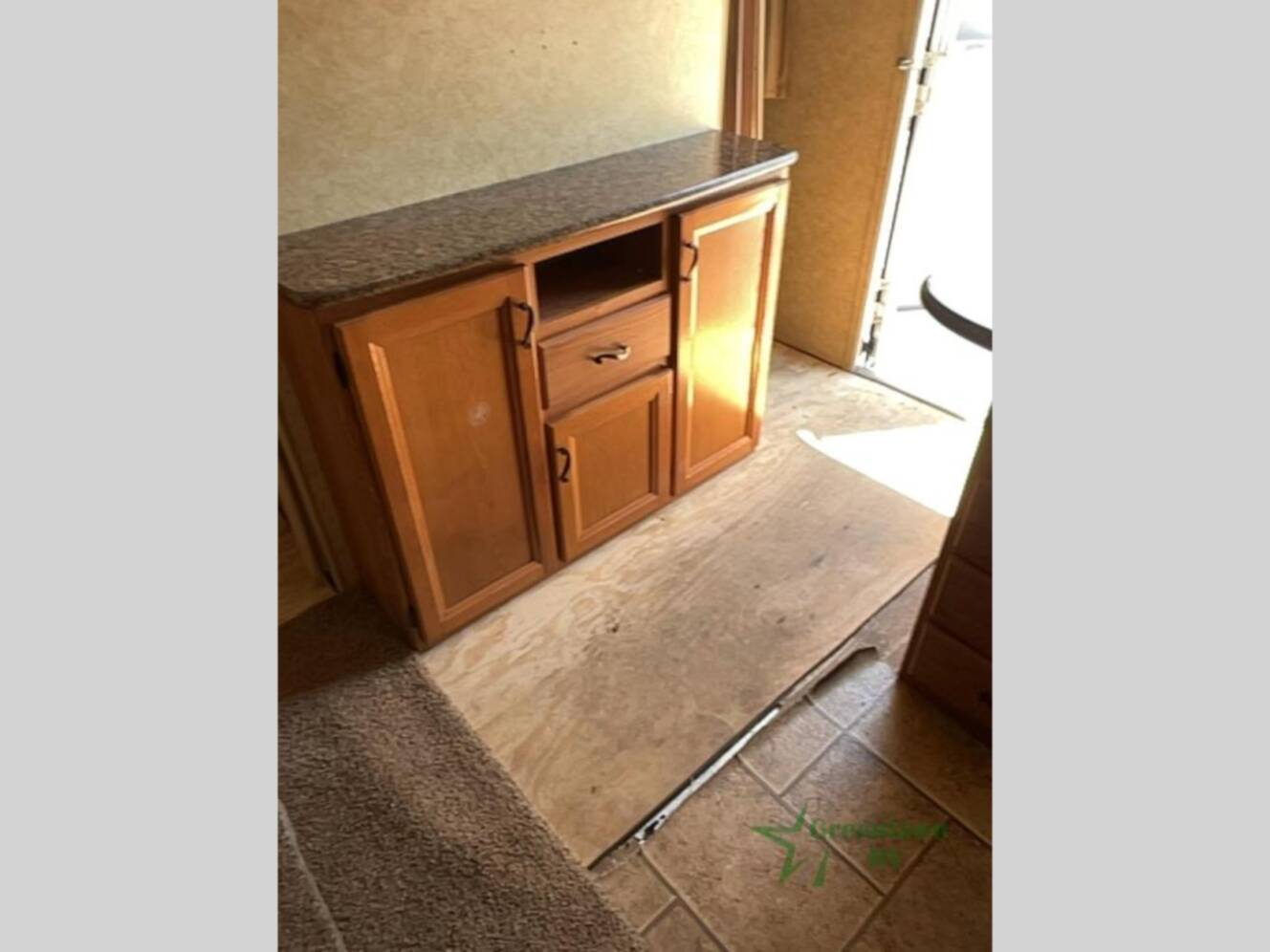 A photo of this 2011 Prime Time Rv LaCrosse 318BHS