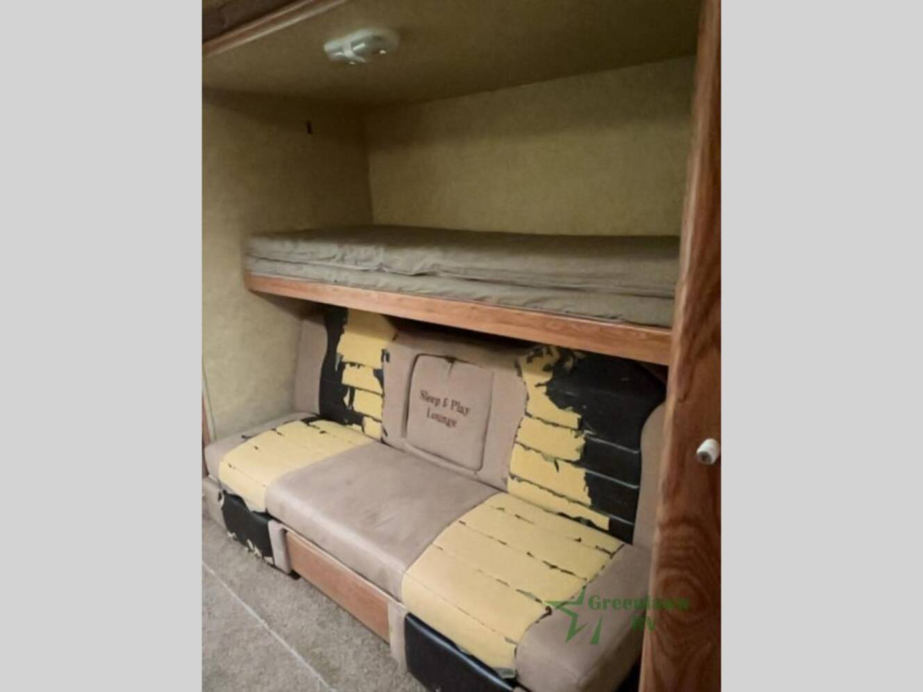 A photo of this 2011 Prime Time Rv LaCrosse 318BHS