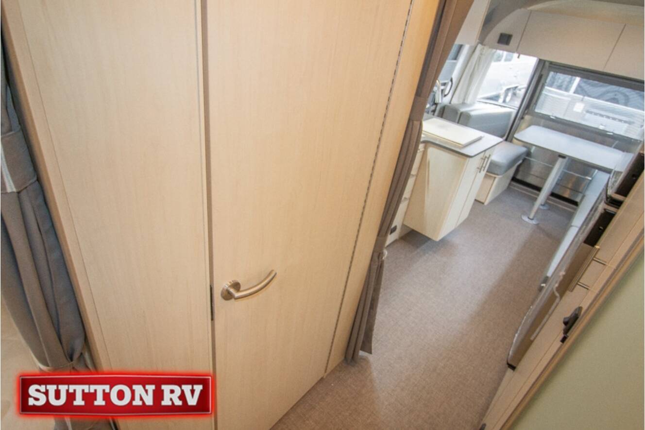 A photo of this 2026 Airstream Flying Cloud 25FB Twin
