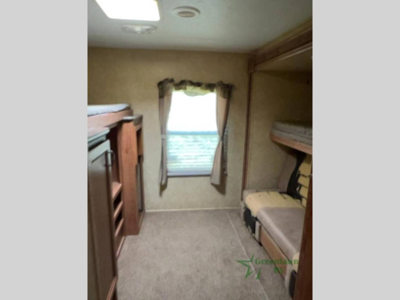 A photo of this 2011 Prime Time Rv LaCrosse 318BHS