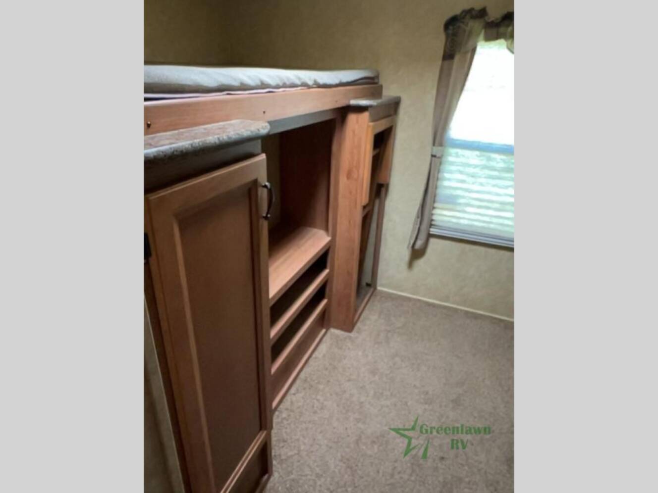 A photo of this 2011 Prime Time Rv LaCrosse 318BHS