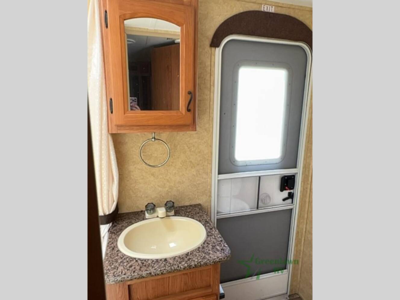 A photo of this 2011 Prime Time Rv LaCrosse 318BHS