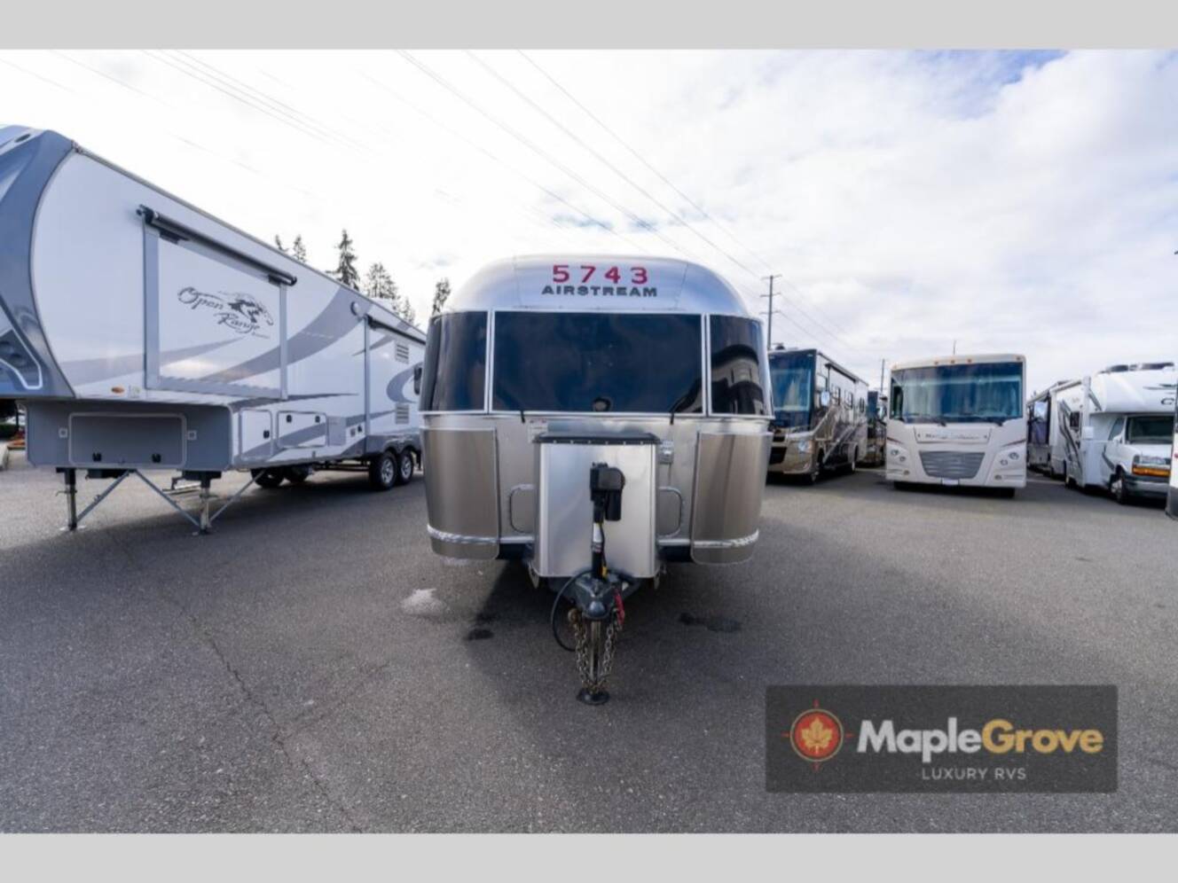 A photo of this 2015 Airstream Flying Cloud 25FB