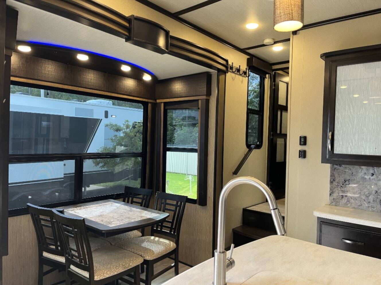 A photo of this 2018 Grand Design Momentum 376TH
