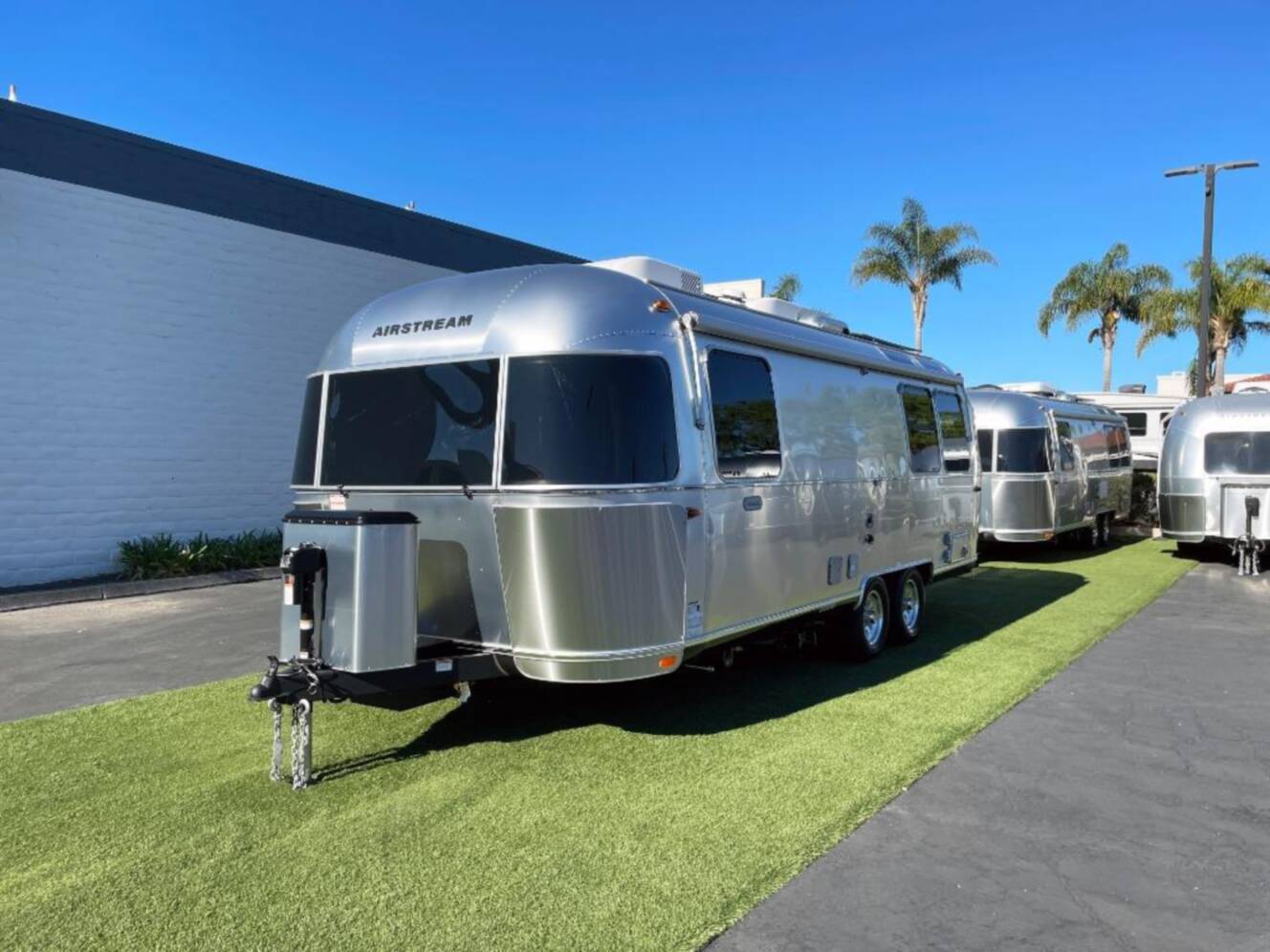 A photo of this 2026 Airstream Globetrotter 25FB
