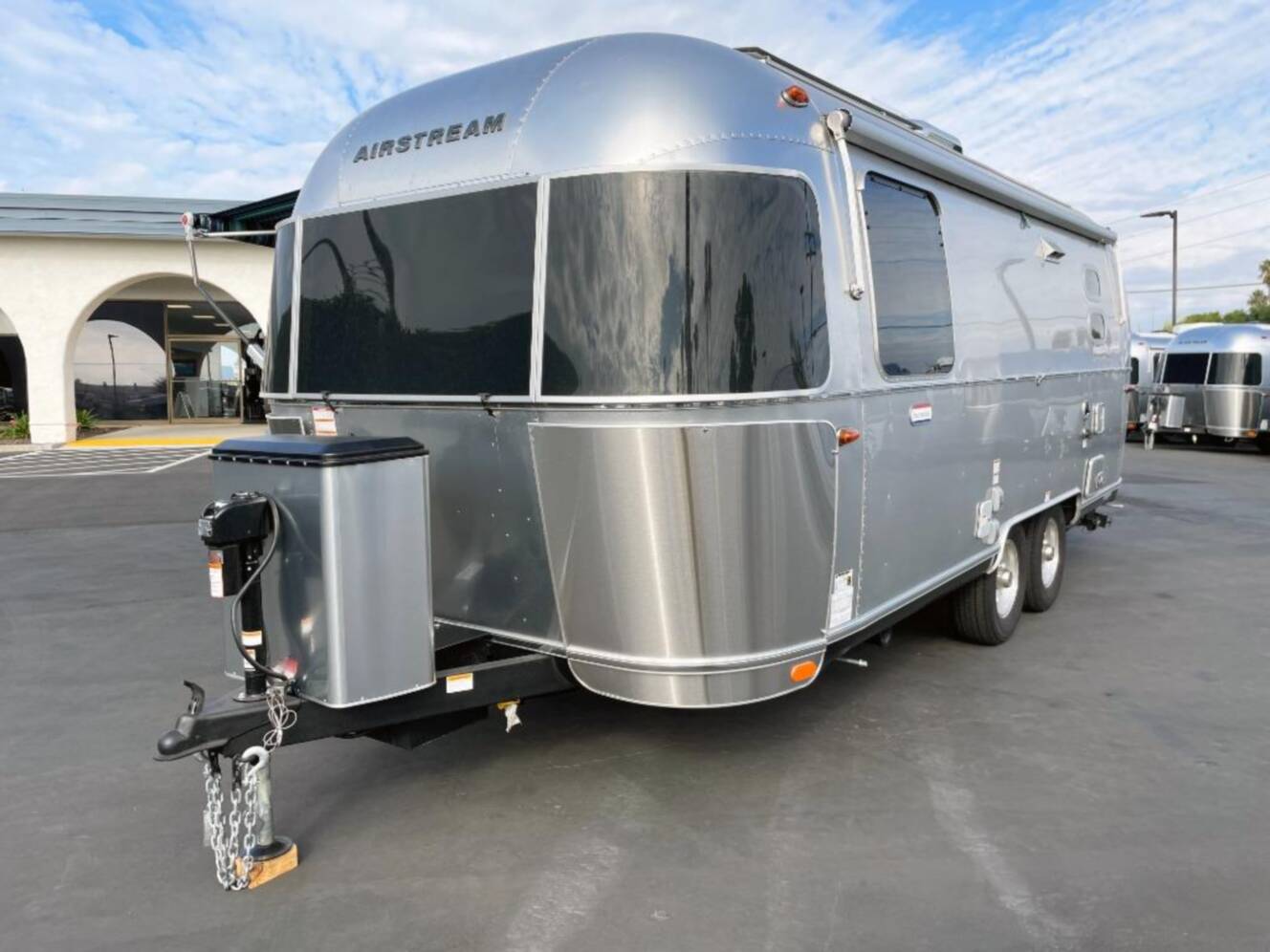 A photo of this 2026 Airstream International 23FBQ