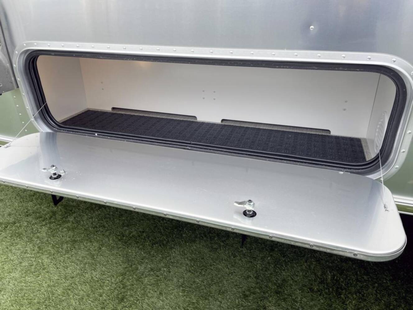 A photo of this 2026 Airstream Classic 28 RBT