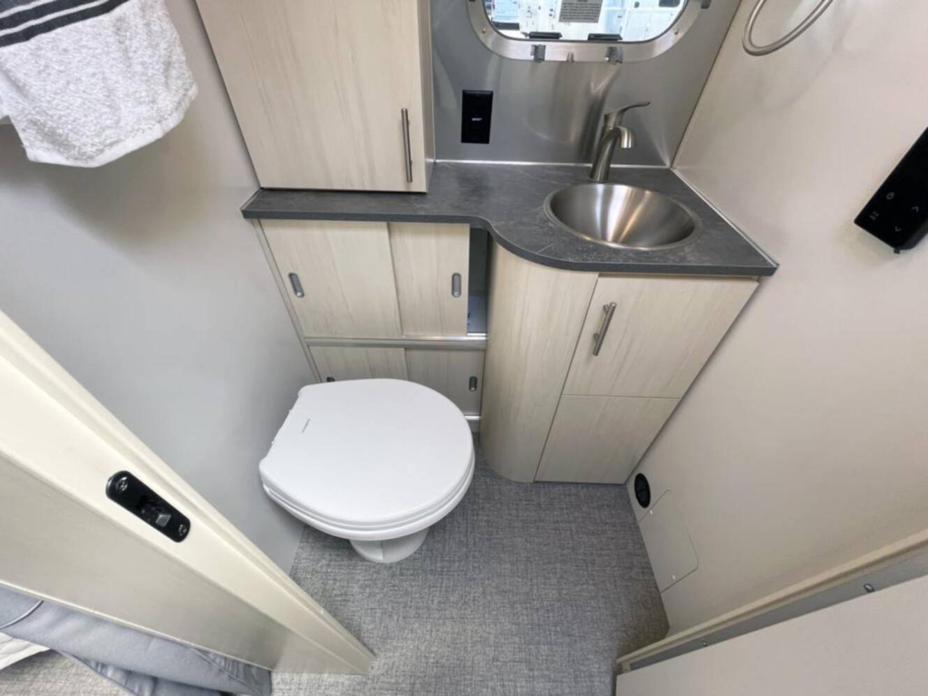 A photo of this 2026 Airstream Flying Cloud 27FB