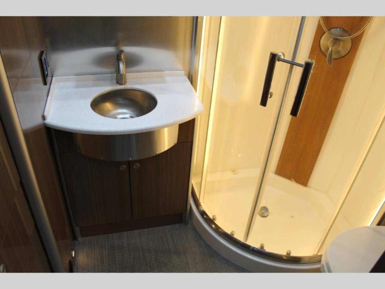 A photo of this 2019 Airstream Atlas Murphy Suite