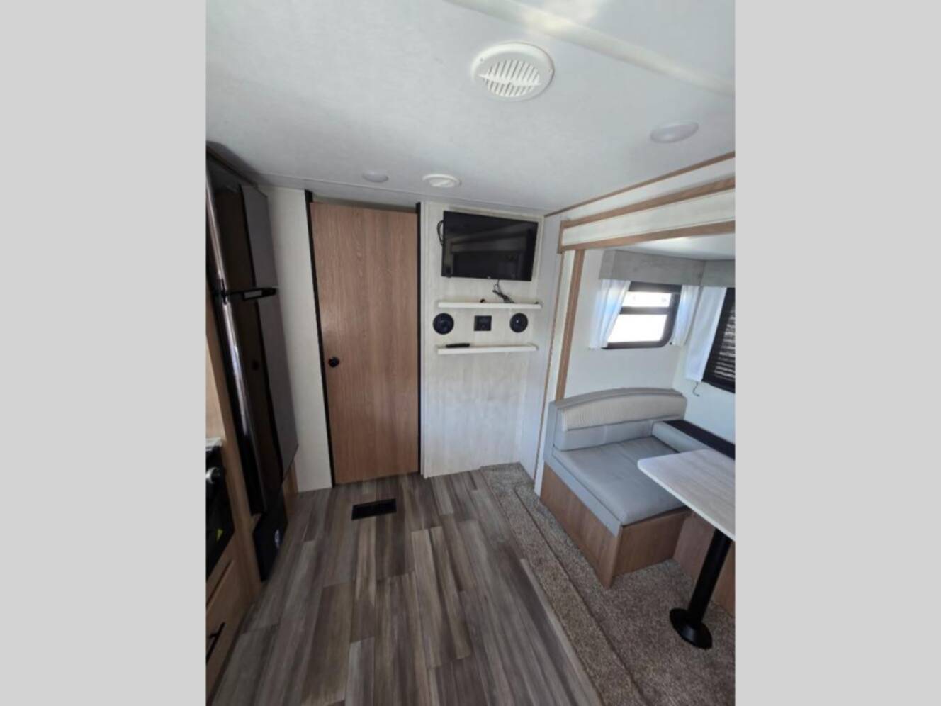 A photo of this 2022 Prime Time Rv Avenger 21RBS