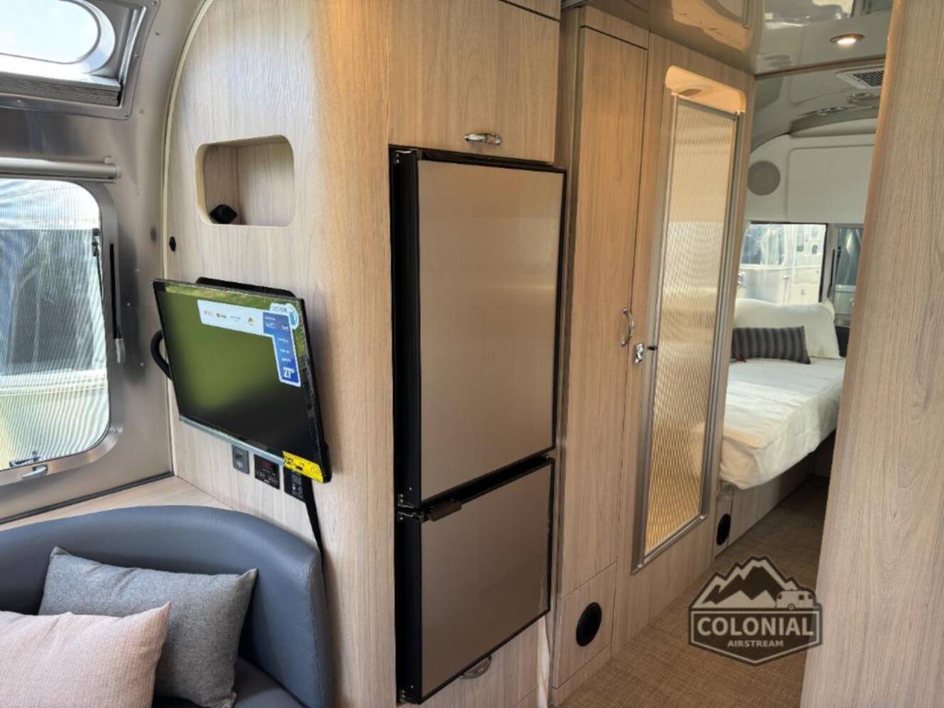 A photo of this 2026 Airstream Globetrotter 25FBT Twin