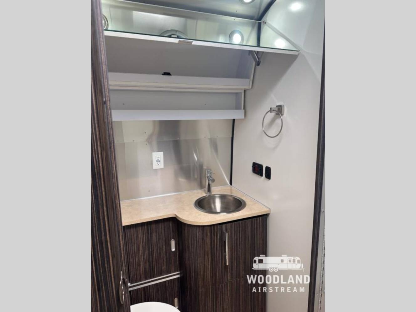 A photo of this 2019 Airstream International Signature 27FB