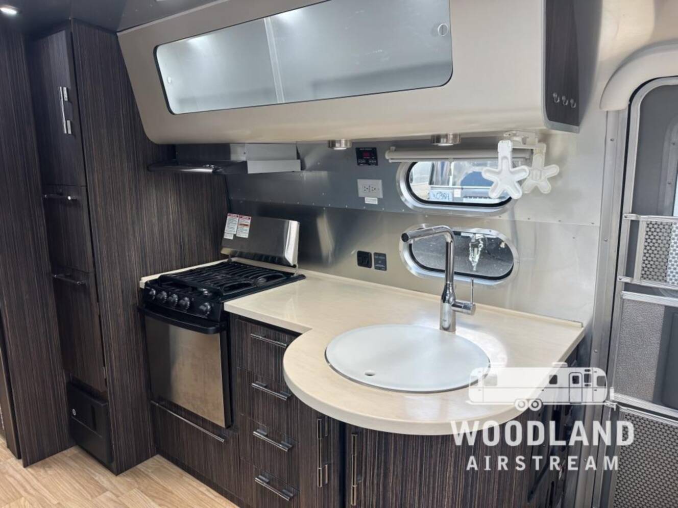 A photo of this 2019 Airstream International Signature 27FB